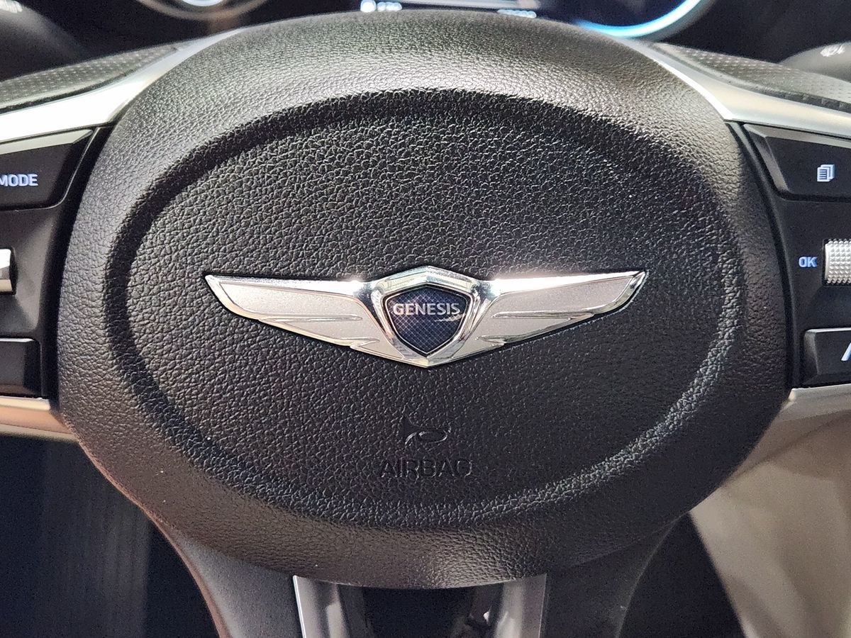 2023 GENESIS G70 Standard - Photo 48