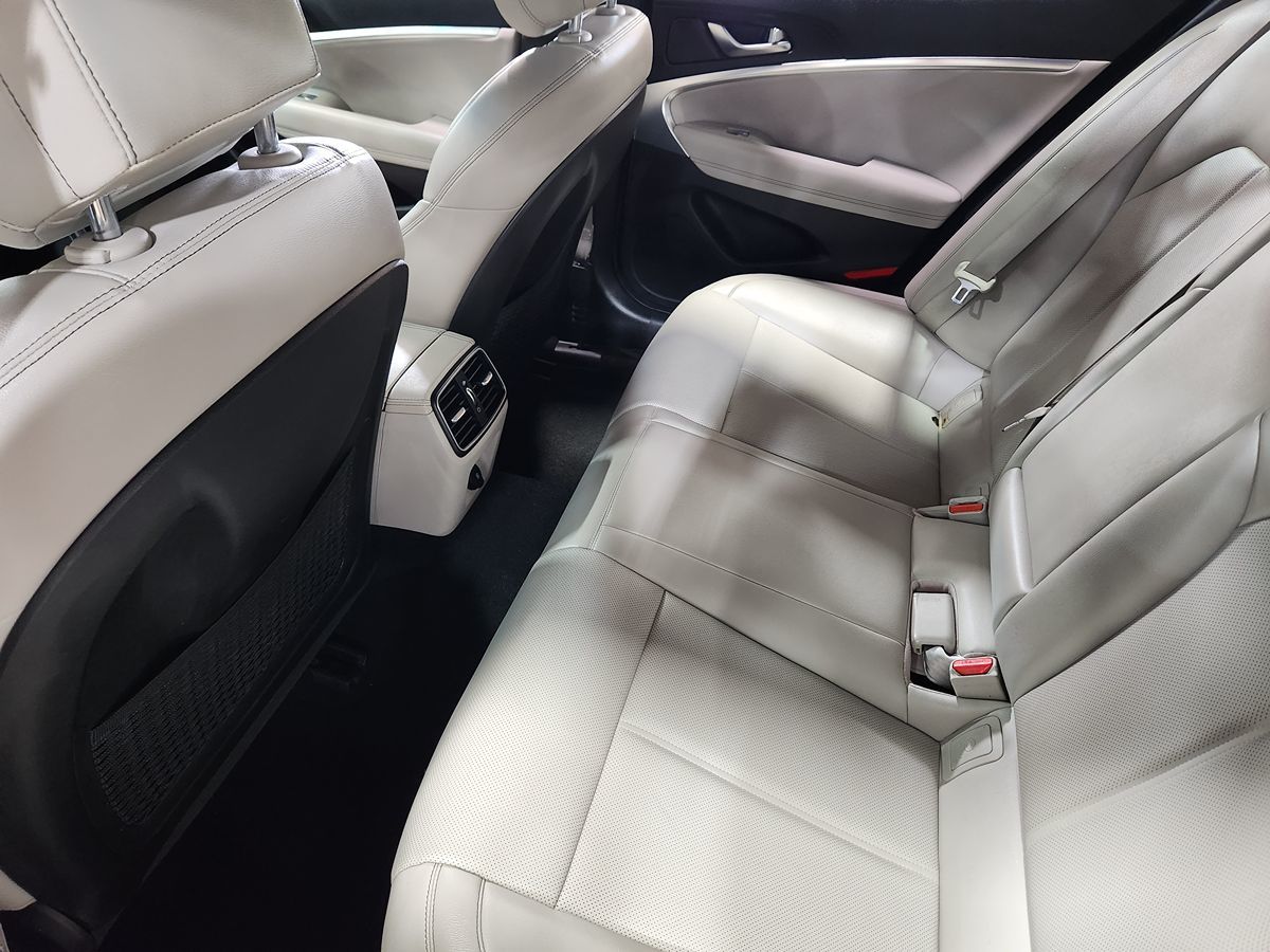 2023 GENESIS G70 Standard - Photo 50
