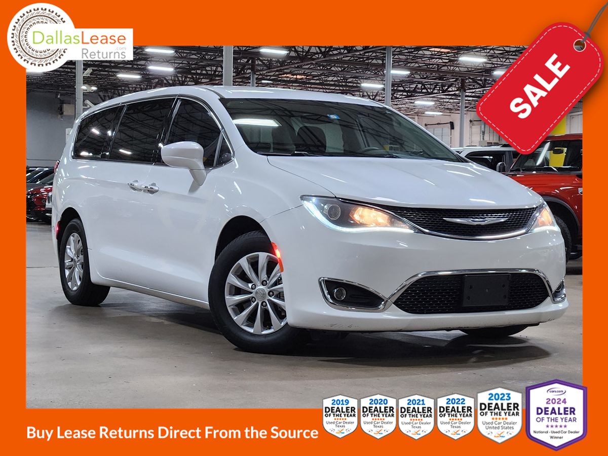 2018 Chrysler Pacifica Touring Plus's photo