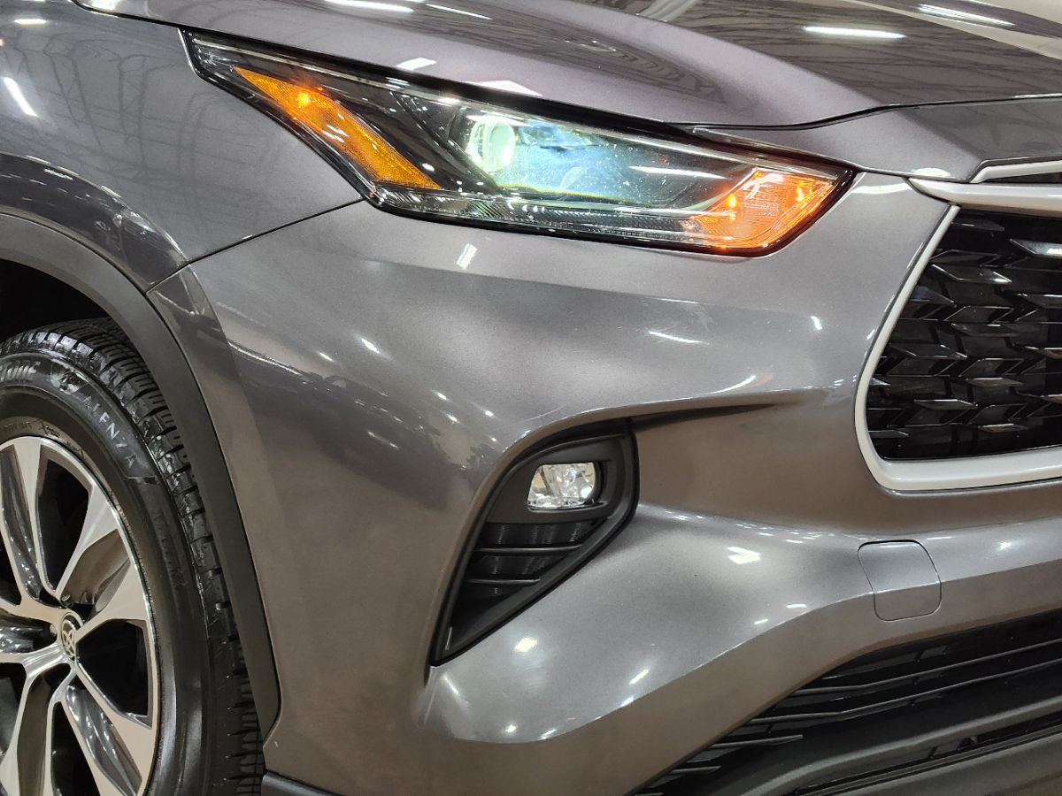 2022 Toyota Highlander XLE - Photo 13