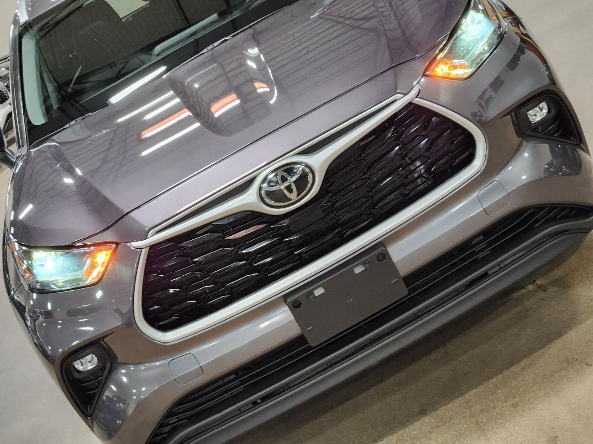 2022 Toyota Highlander XLE - Photo 19