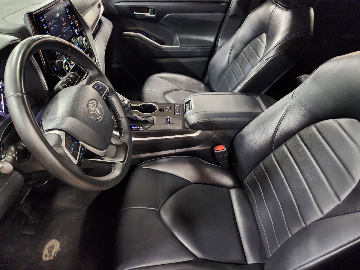 2022 Toyota Highlander XLE - Photo 31