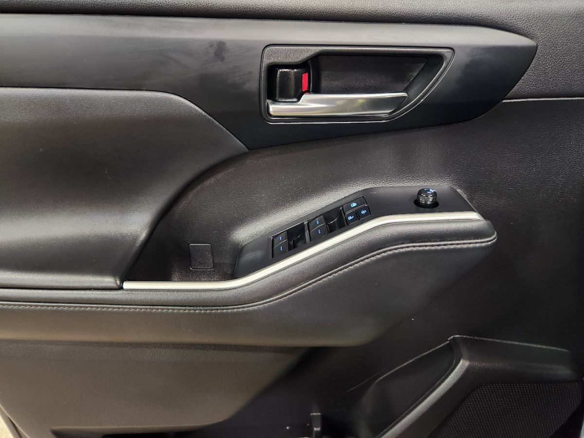 2022 Toyota Highlander XLE - Photo 43