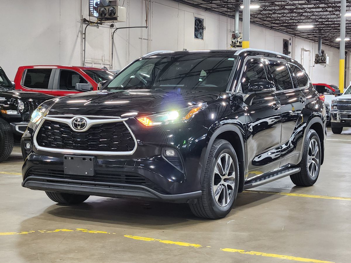 2022 Toyota Highlander XLE - Photo 4