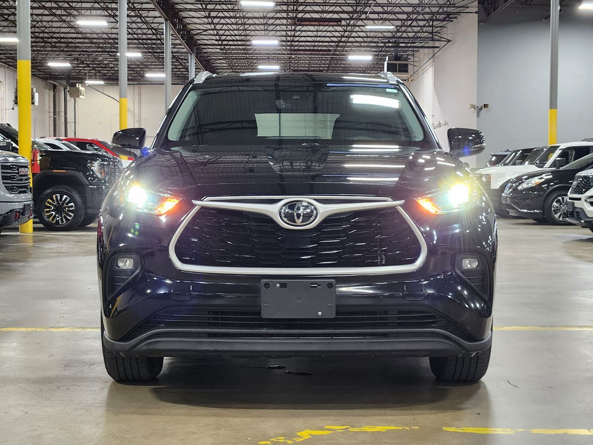 2022 Toyota Highlander XLE - Photo 2