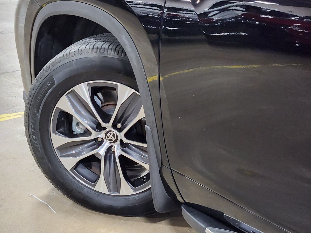 2022 Toyota Highlander XLE - Photo 23