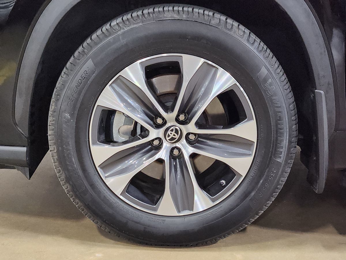 2022 Toyota Highlander XLE - Photo 28