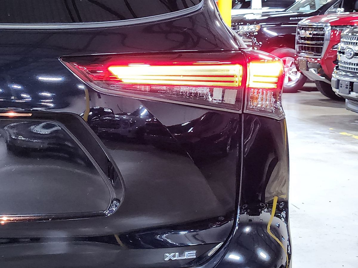 2022 Toyota Highlander XLE - Photo 22