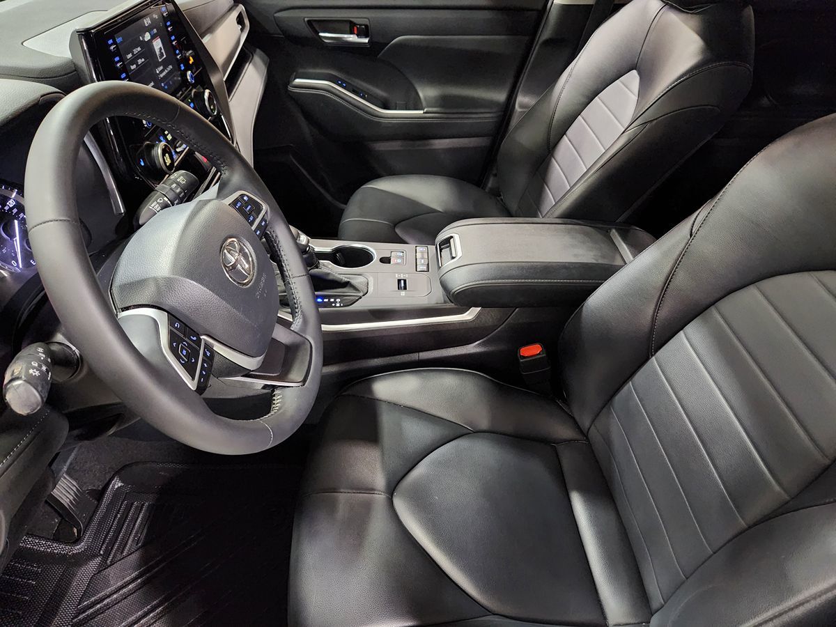 2022 Toyota Highlander XLE - Photo 31