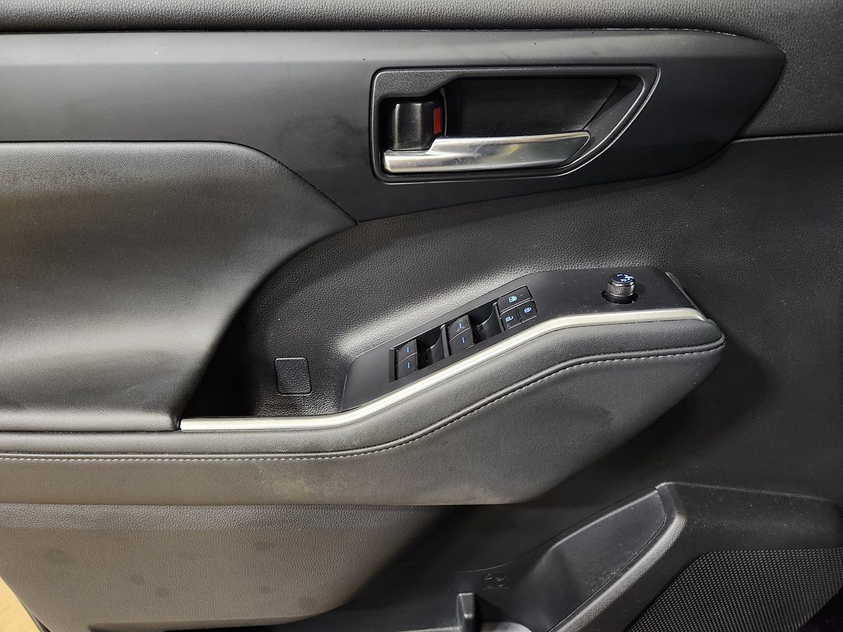 2022 Toyota Highlander XLE - Photo 43