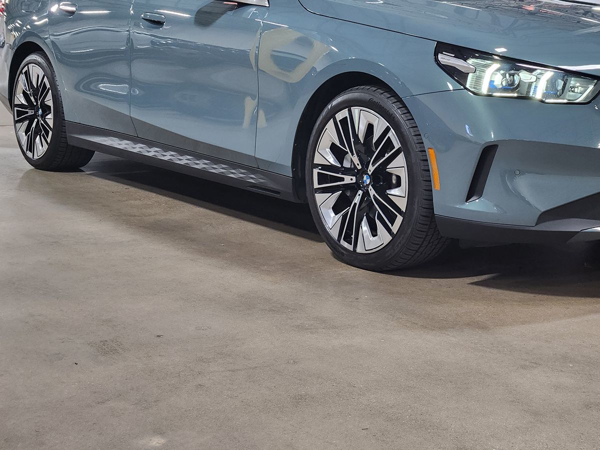 2024 BMW 5 Series 530i - Photo 16