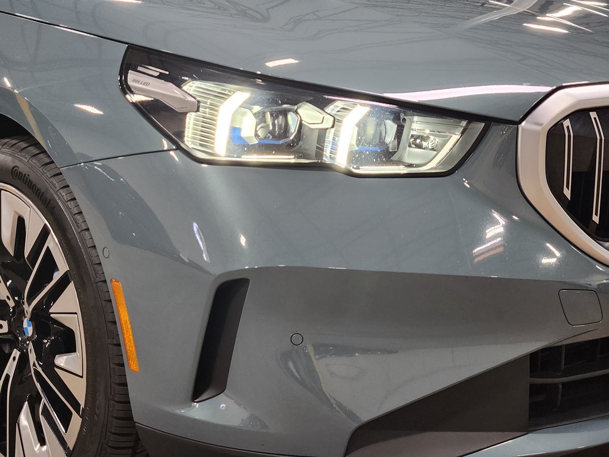 2024 BMW 5 Series 530i - Photo 13