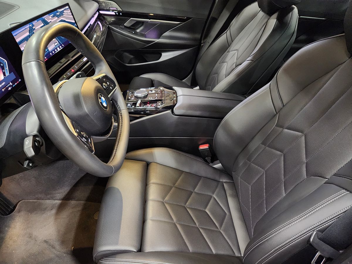 2024 BMW 5 Series 530i - Photo 29