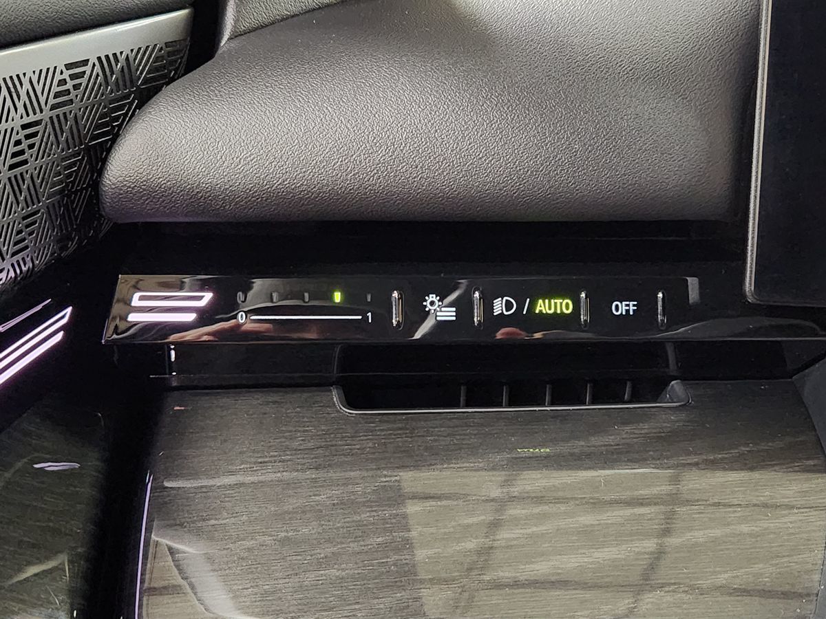 2024 BMW 5 Series 530i - Photo 40