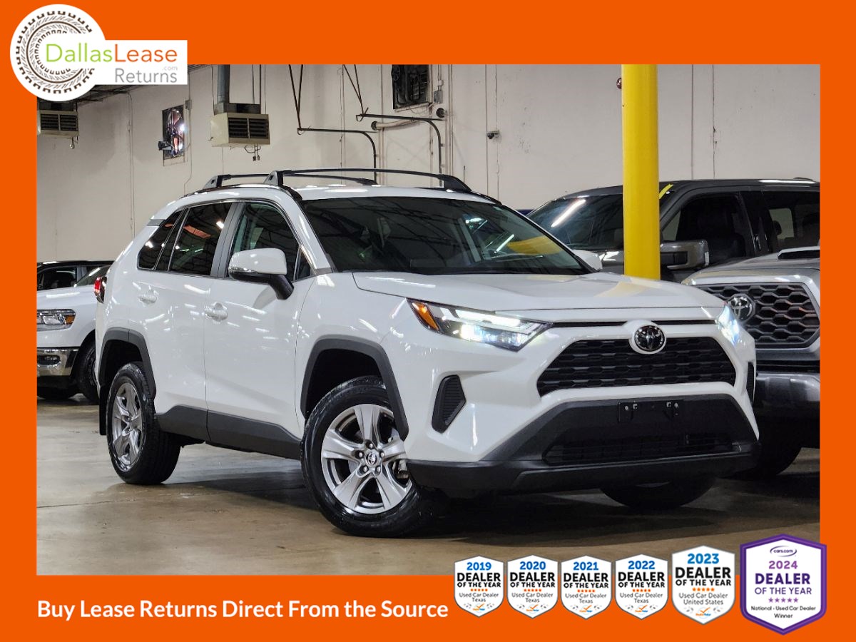 2023 Toyota RAV4 XLE FWD's photo
