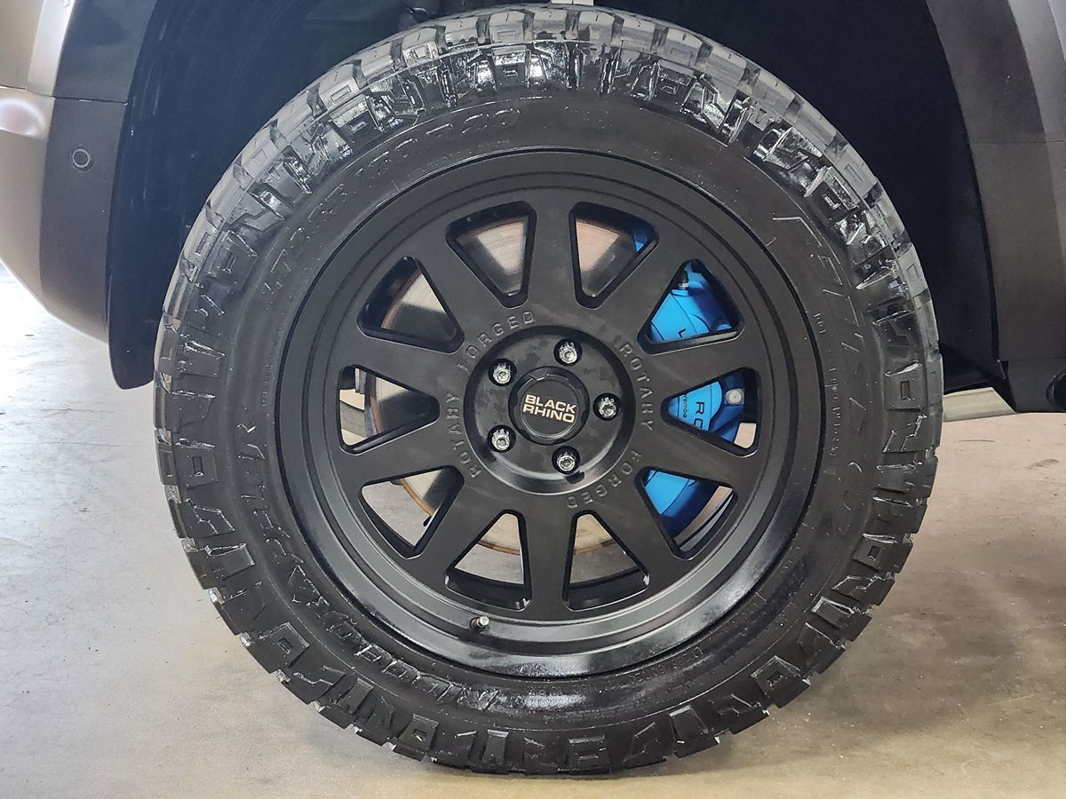 2022 Land Rover Defender Carpathian Edition - Photo 37