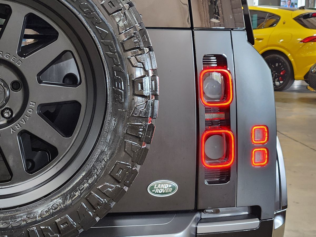 2022 Land Rover Defender Carpathian Edition - Photo 29