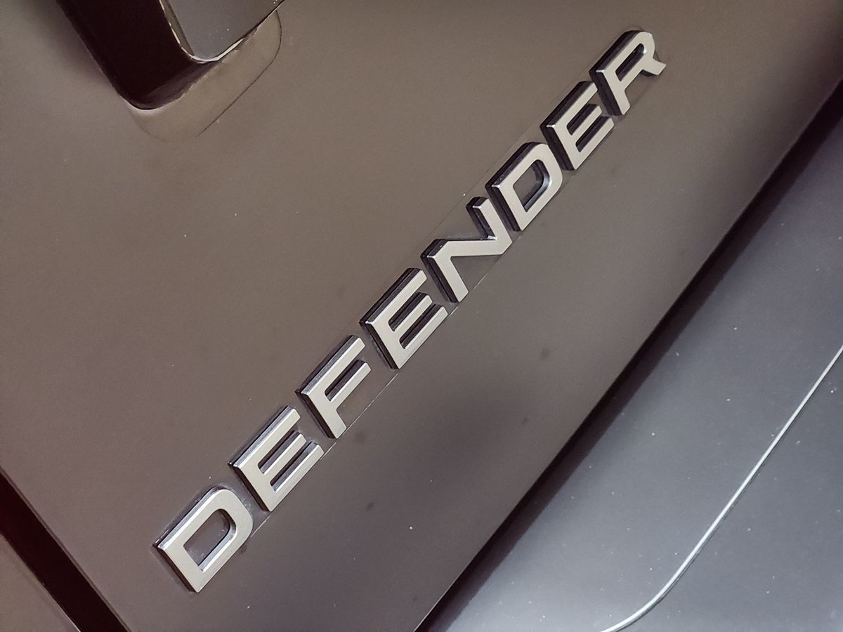 2022 Land Rover Defender Carpathian Edition - Photo 32