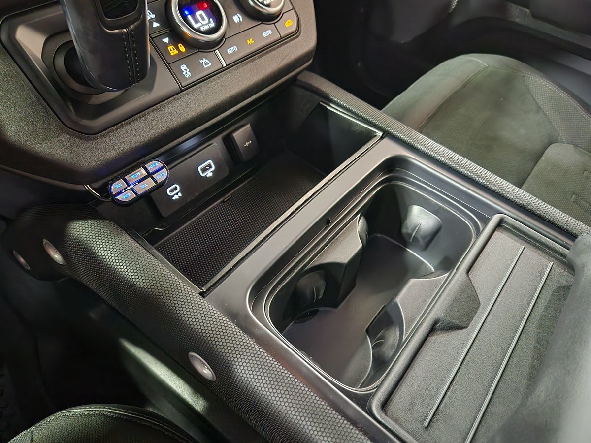 2022 Land Rover Defender Carpathian Edition - Photo 57