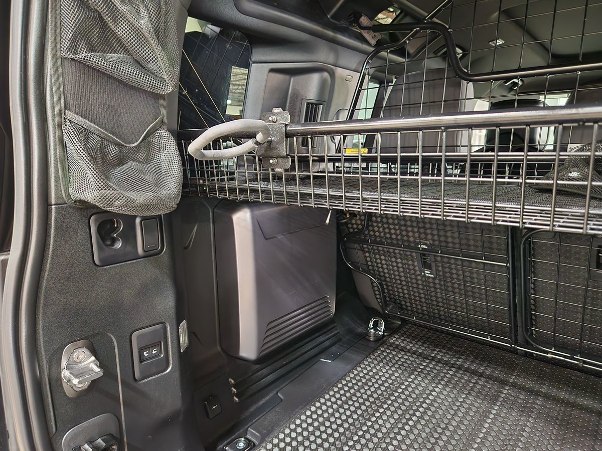 2022 Land Rover Defender Carpathian Edition - Photo 78