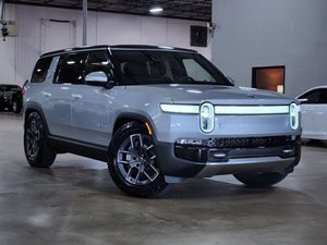 2024 Rivian R1S