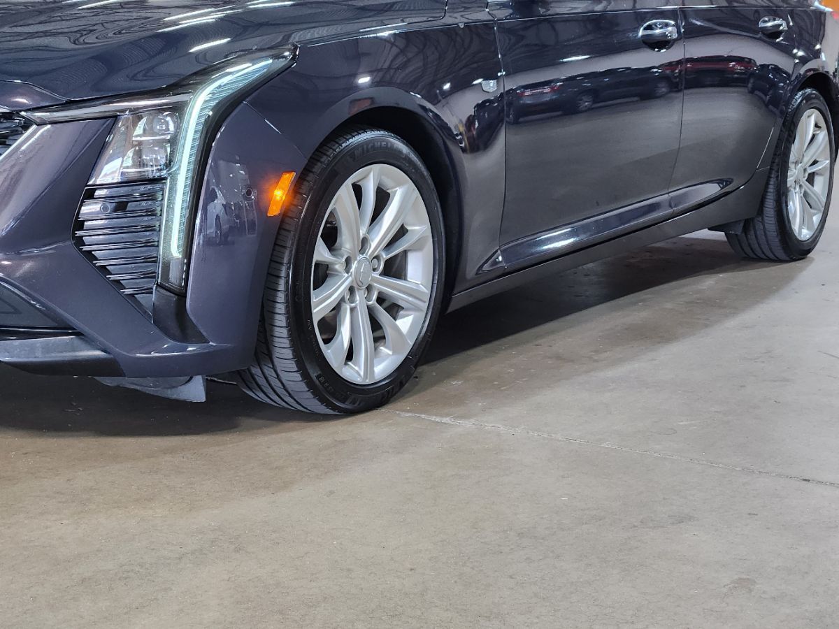 Cadillac CT5 photo 17
