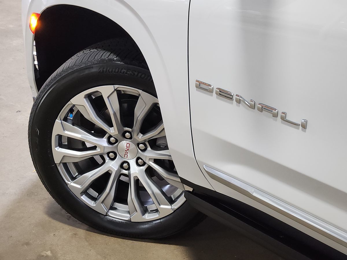 GMC Yukon photo 23