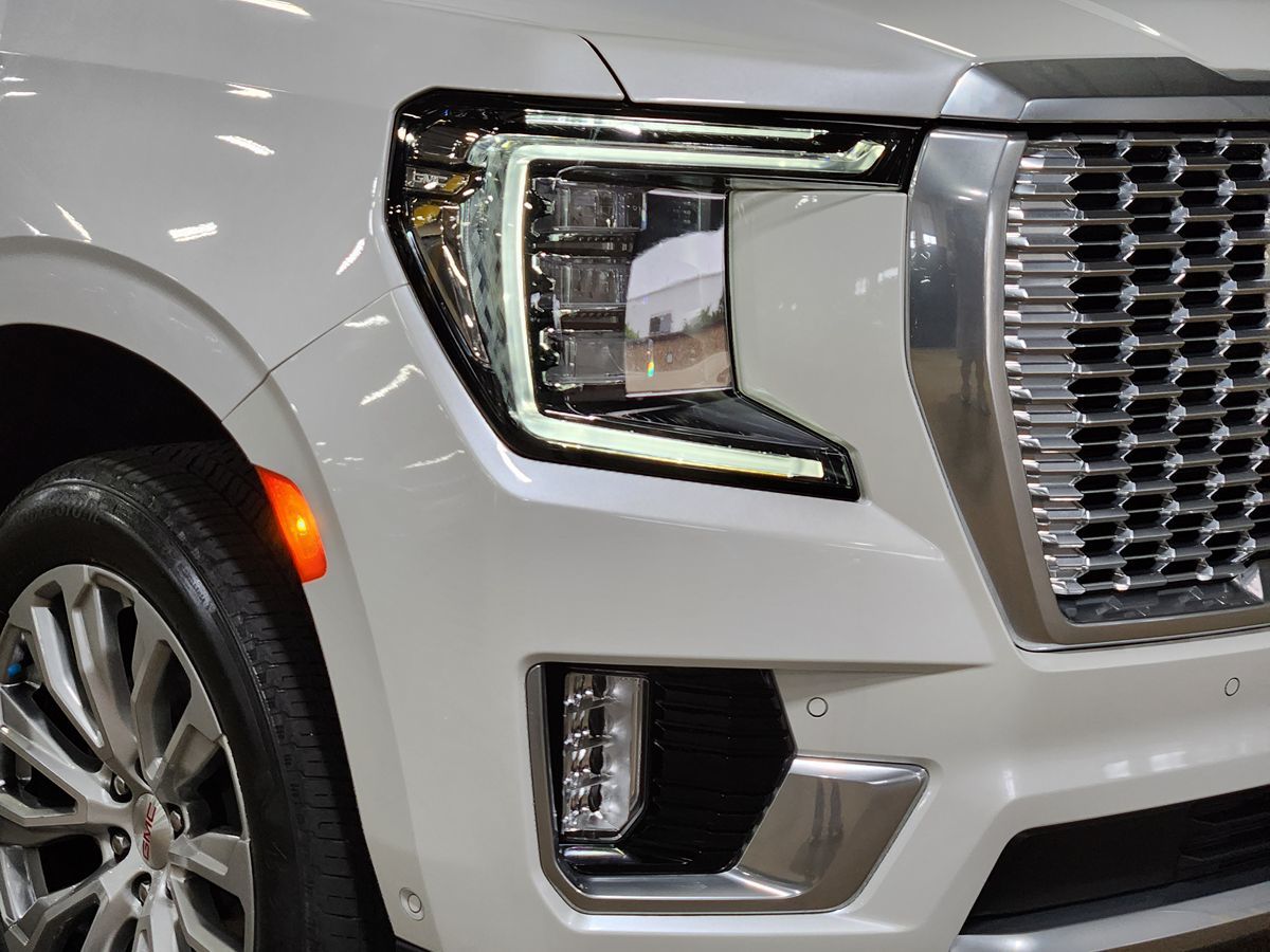 GMC Yukon photo 13