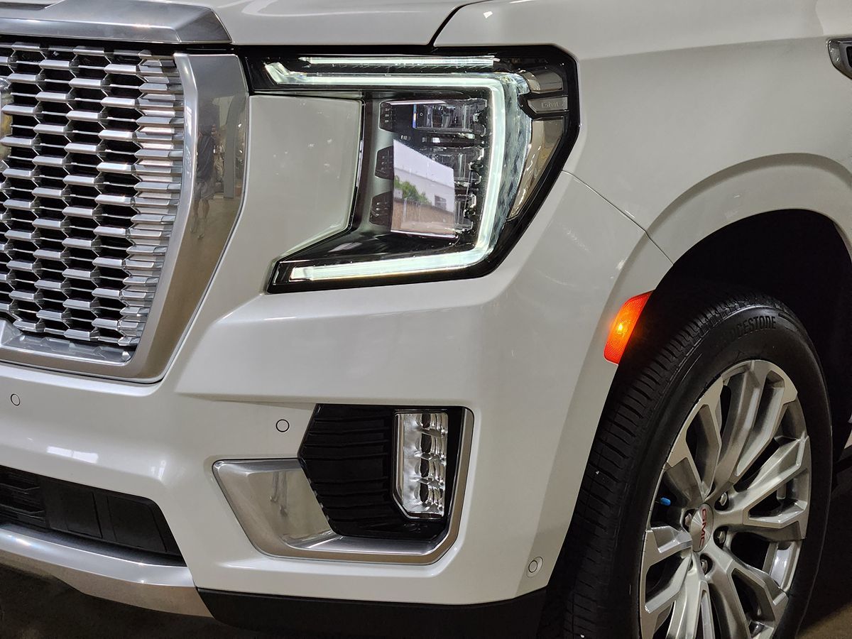 GMC Yukon photo 14