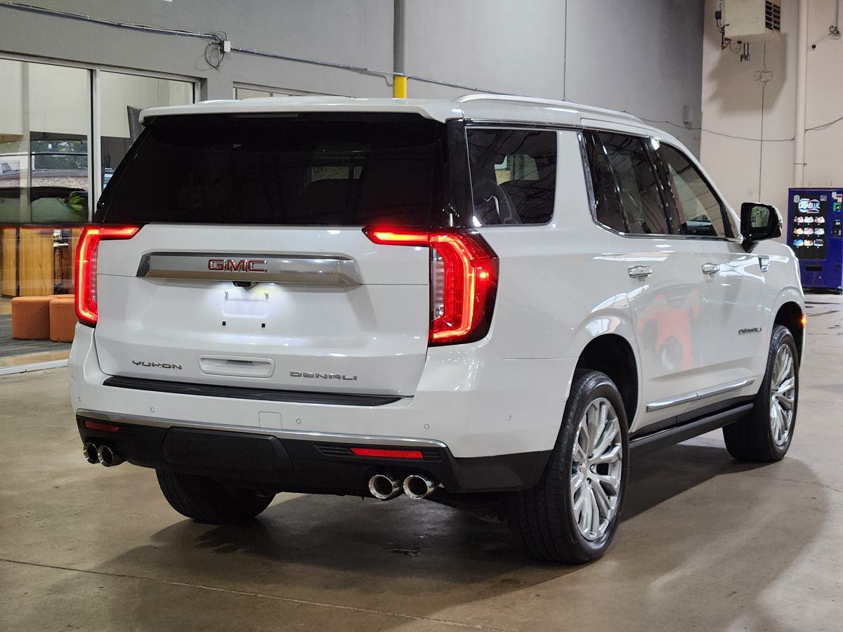 GMC Yukon photo 8