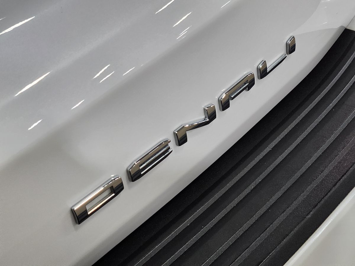 GMC Yukon photo 26