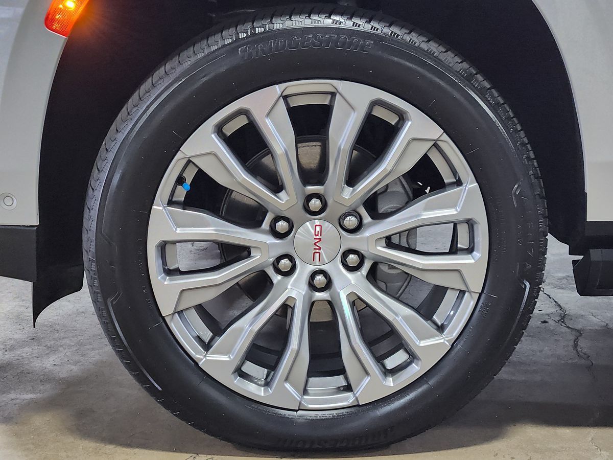 GMC Yukon photo 28