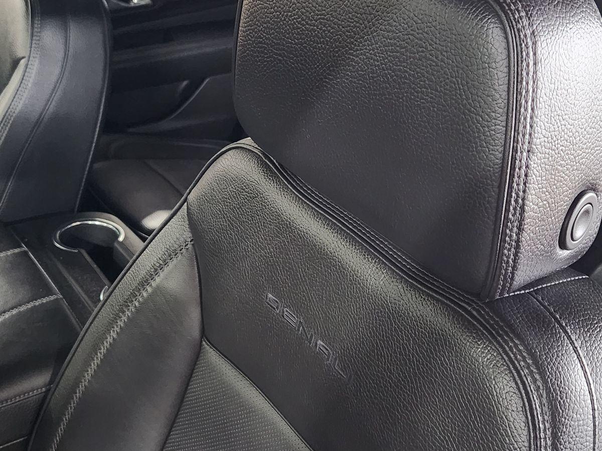 GMC Yukon photo 34