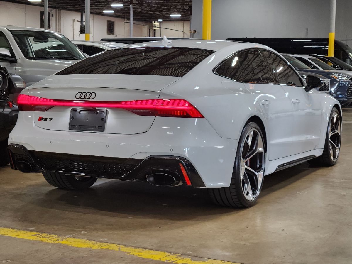 Audi RS 7 photo 8