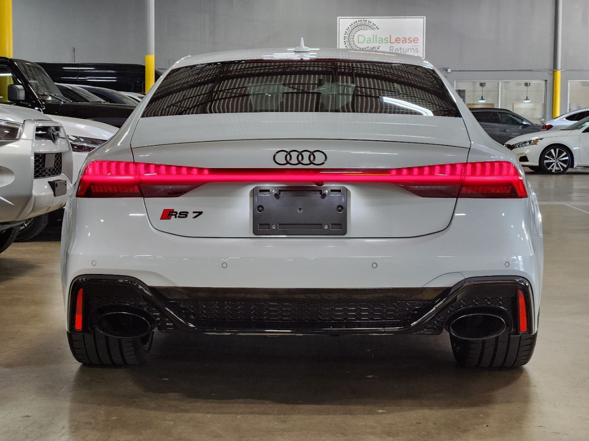 Audi RS 7 photo 10