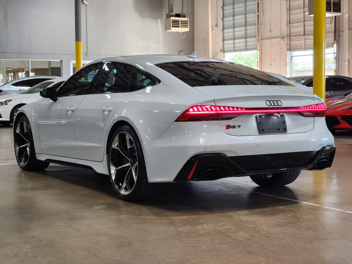 Audi RS 7 photo 11