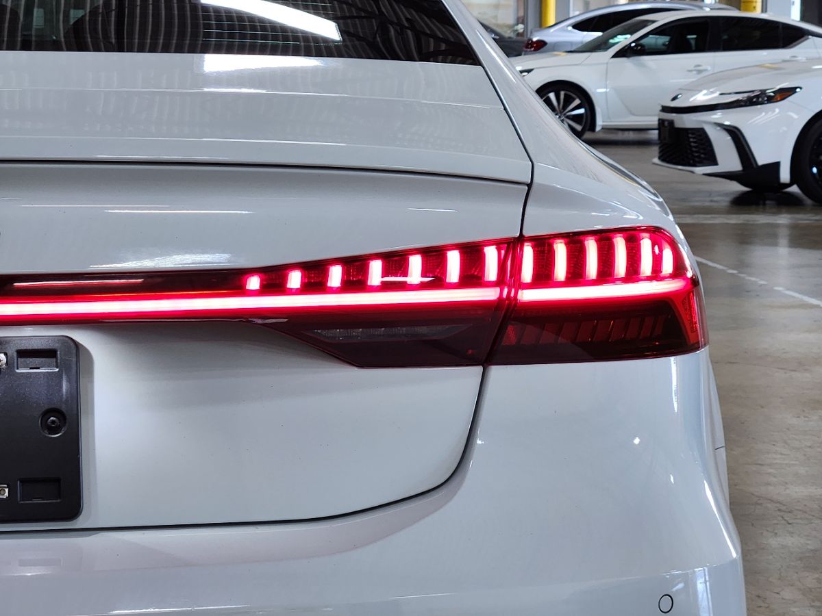 Audi RS 7 photo 22