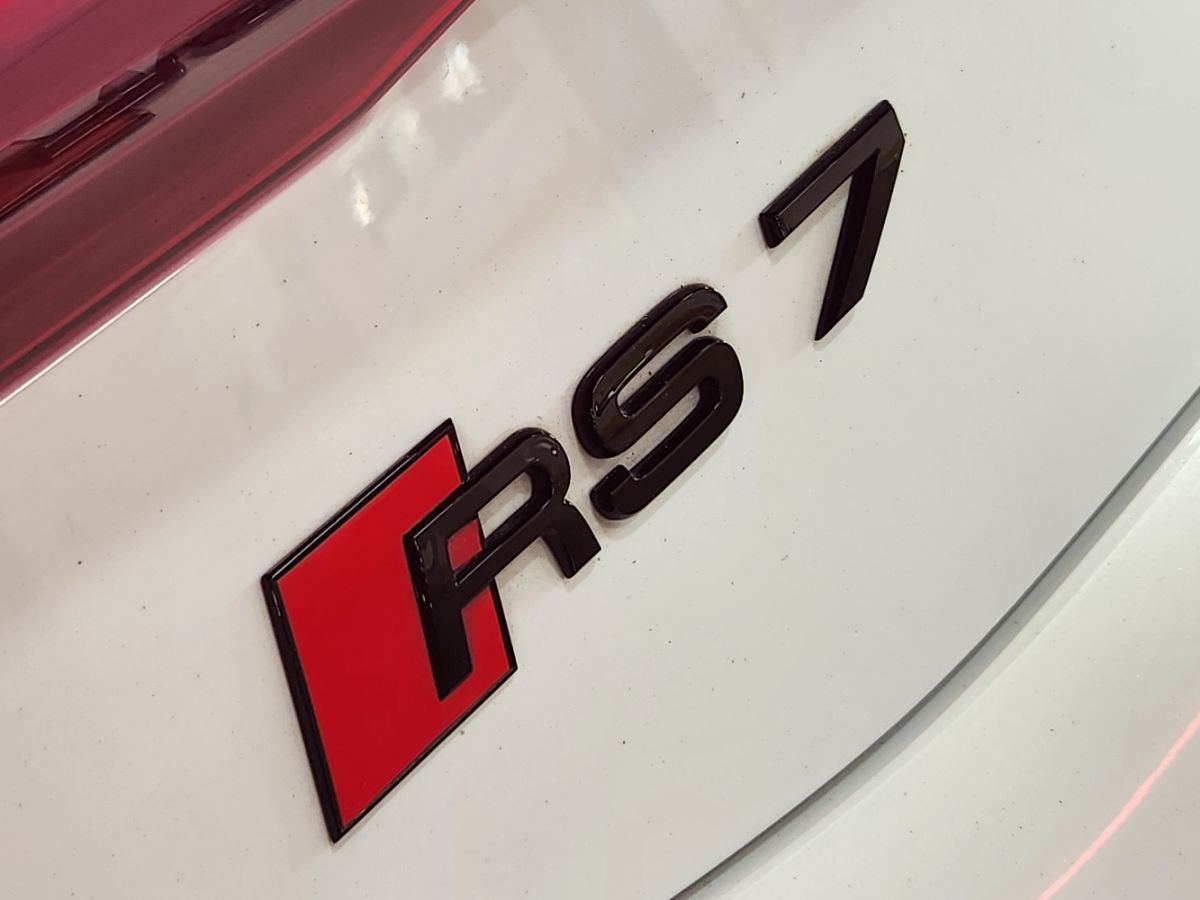 Audi RS 7 photo 25