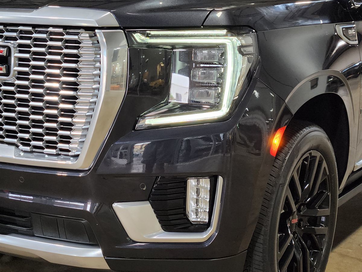 GMC Yukon photo 14