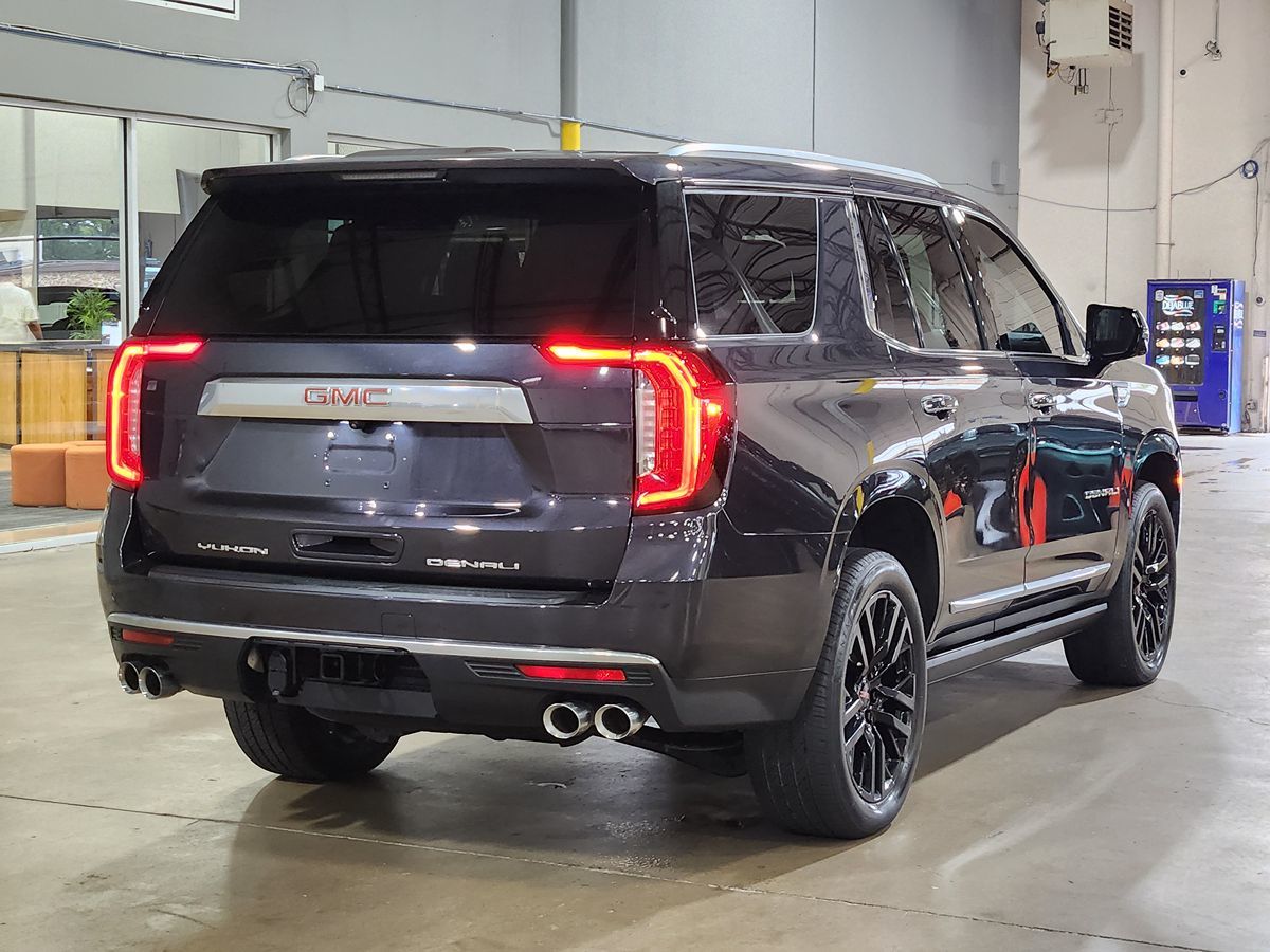GMC Yukon photo 8