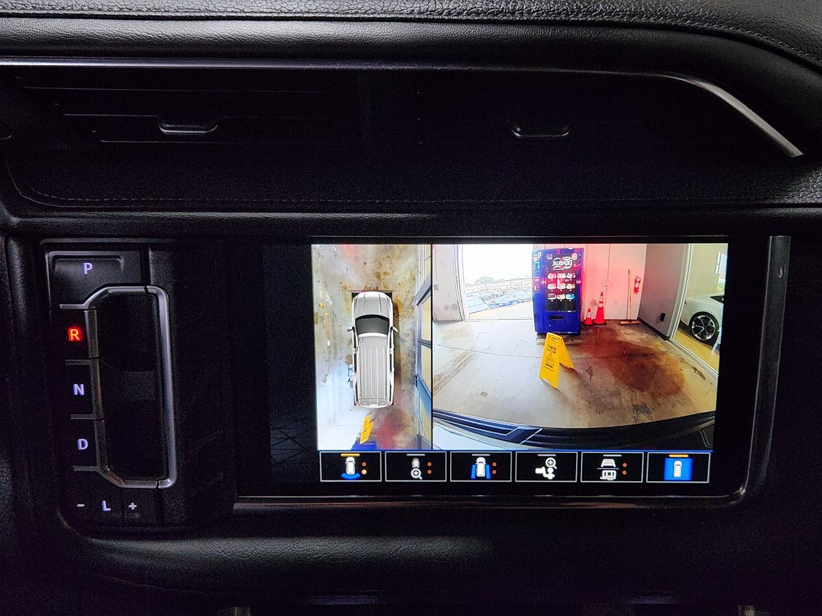 GMC Yukon photo 38