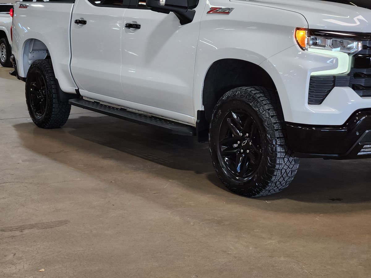 Chevrolet Silverado photo 16