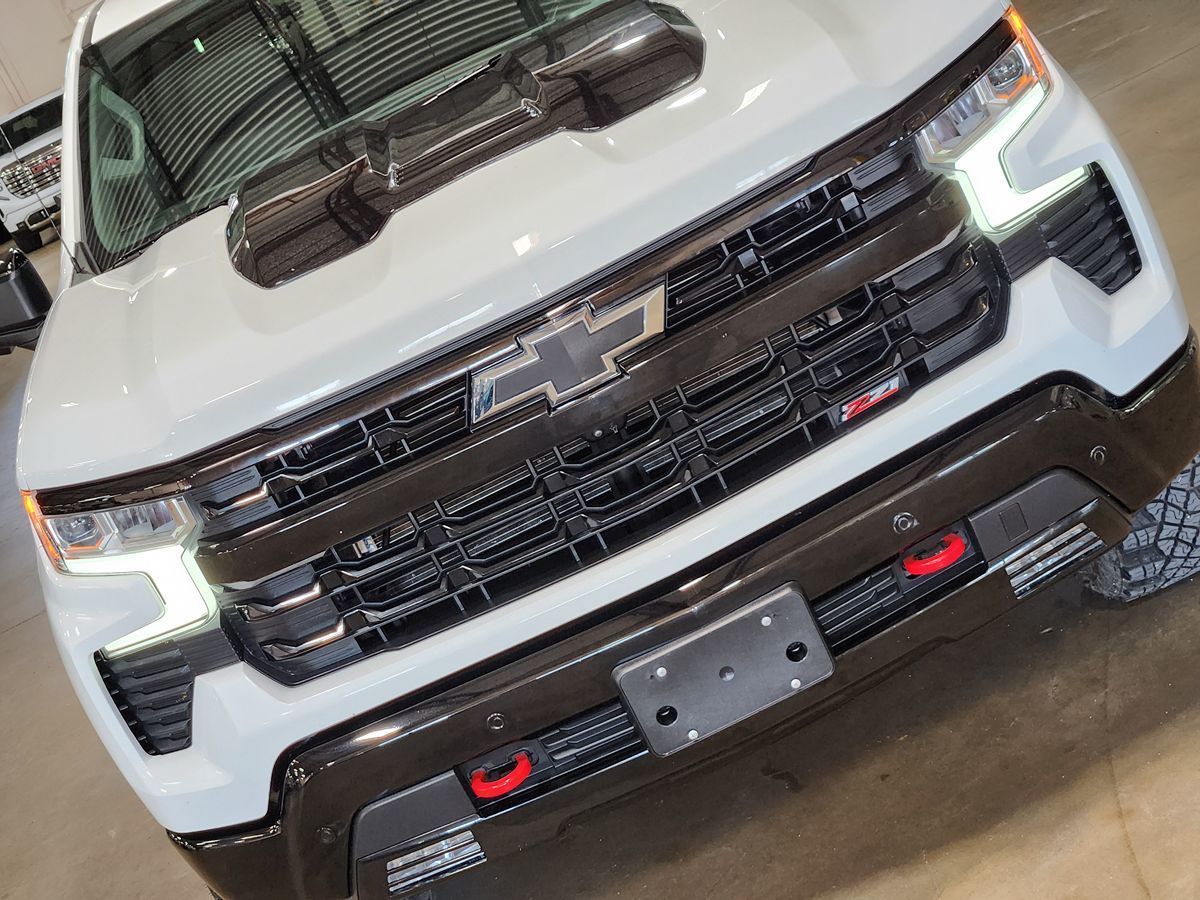 Chevrolet Silverado photo 19