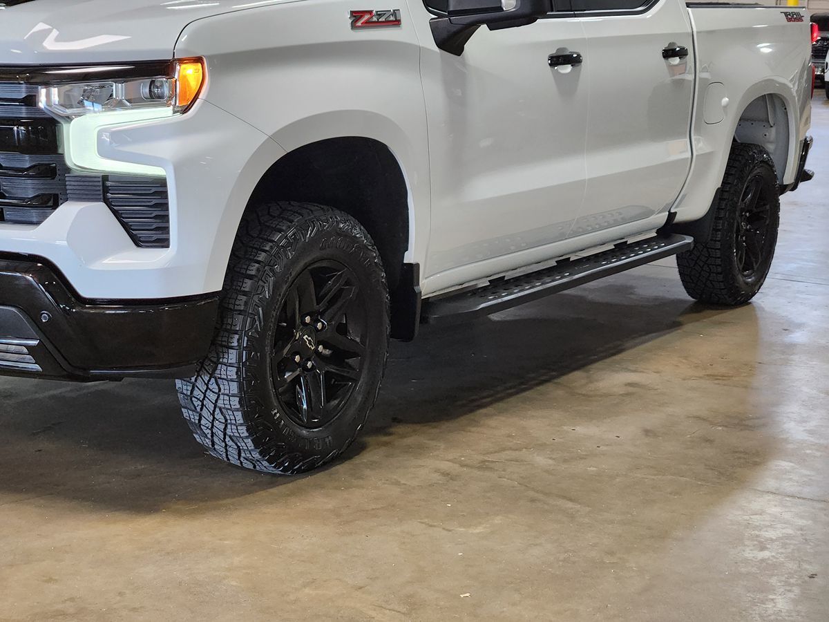 Chevrolet Silverado photo 17