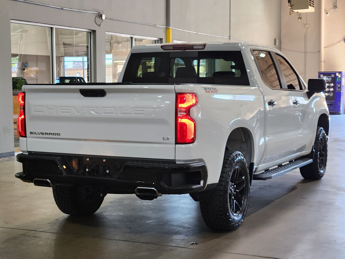 Chevrolet Silverado photo 8
