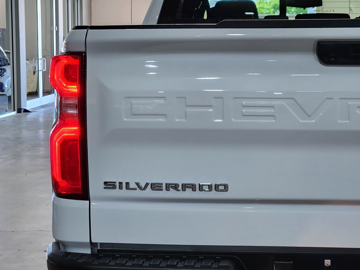 Chevrolet Silverado photo 20