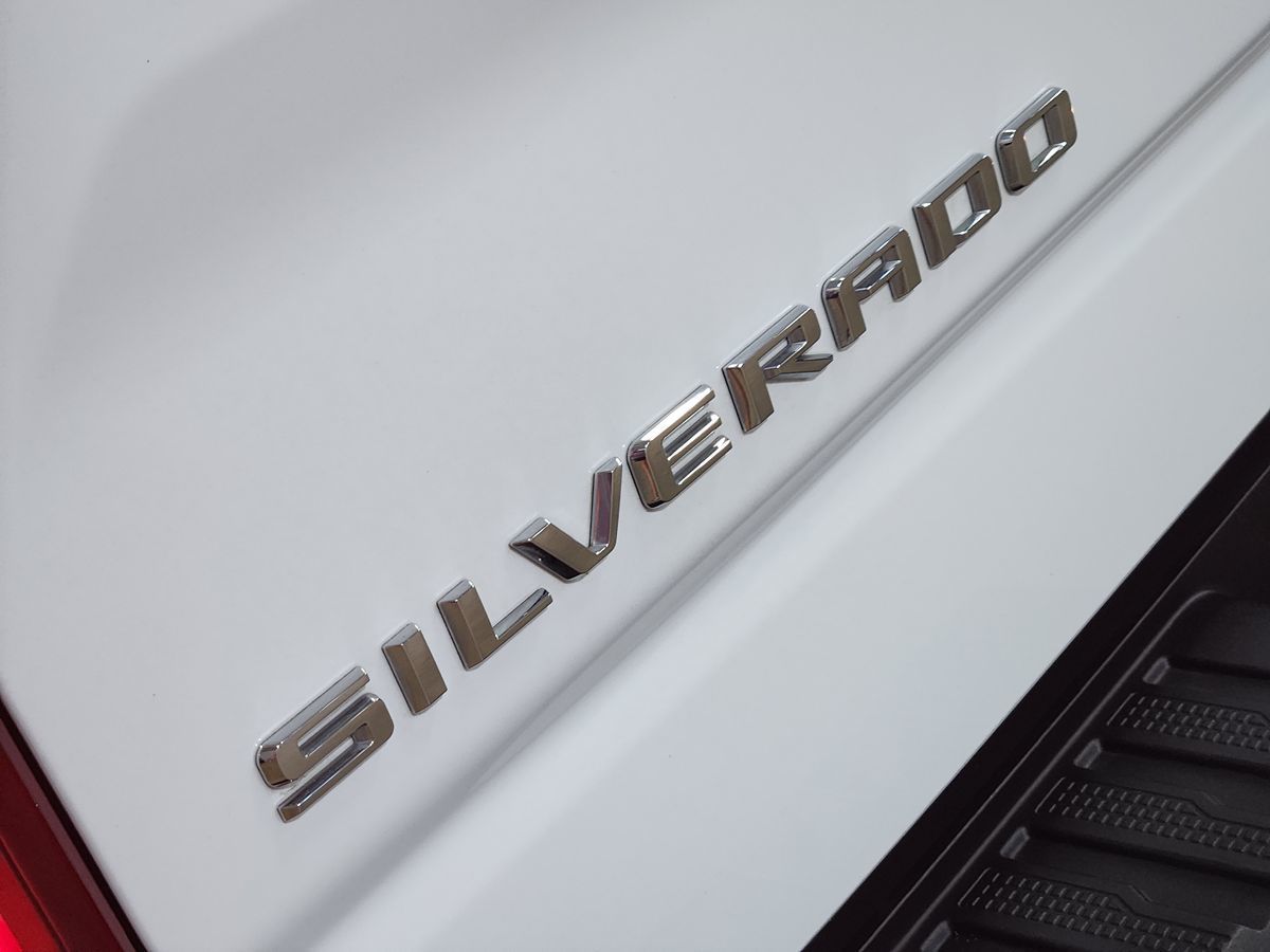 Chevrolet Silverado photo 25