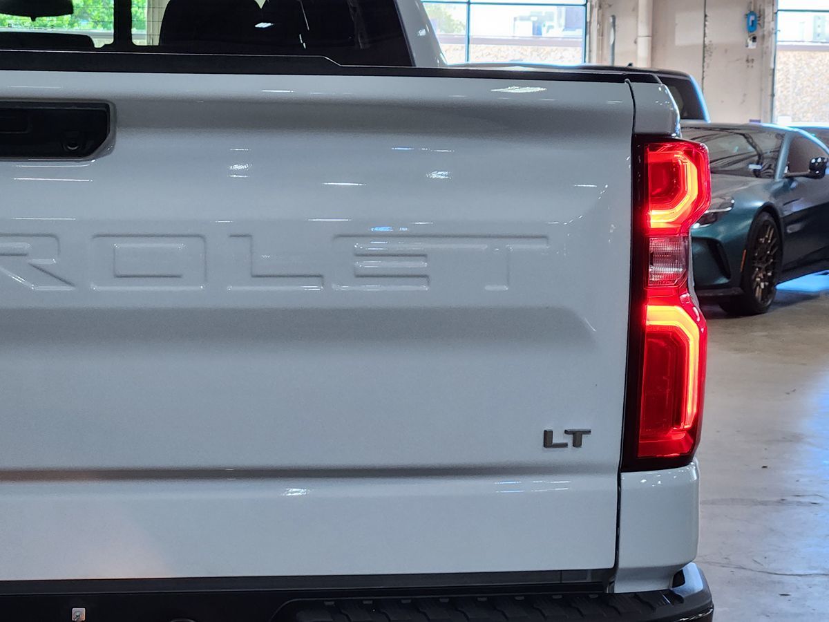Chevrolet Silverado photo 22