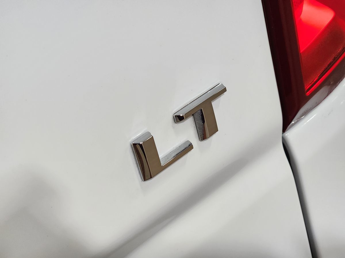 Chevrolet Silverado photo 26