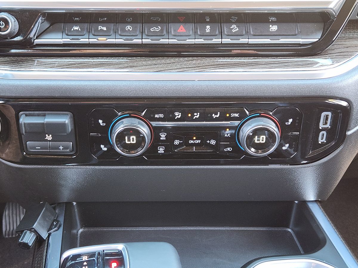 Chevrolet Silverado photo 39